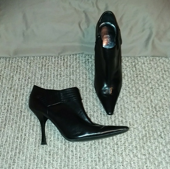 **Excellent Condition** BCBG Ankle Boots - Picture 5 of 8